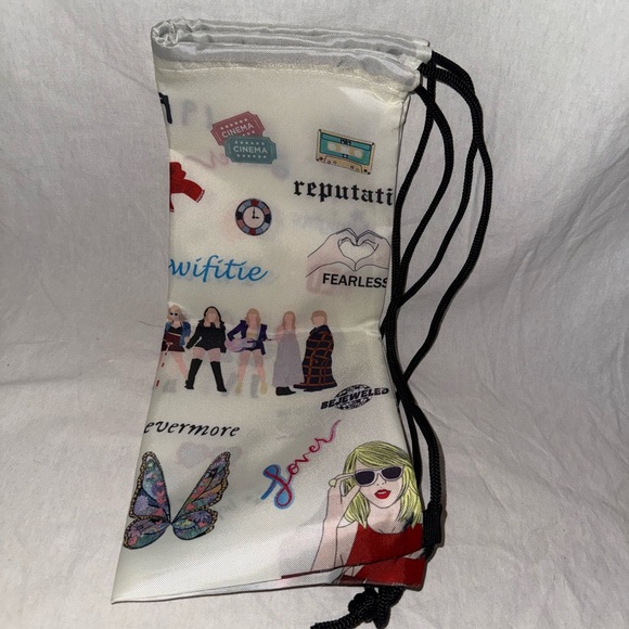 Swiftie must have drawstring back sac! - Picture 4 of 4